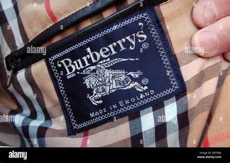 etiquetas burberry